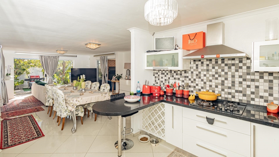 3 Bedroom Property for Sale in Sunningdale Western Cape